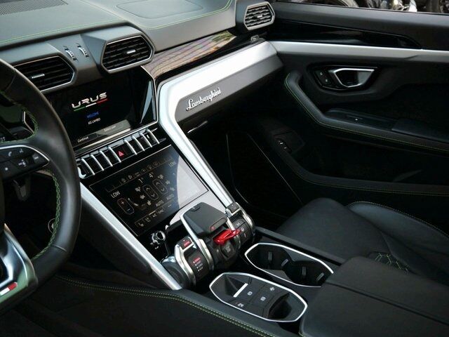 2022 Lamborghini Urus Lawrence KS