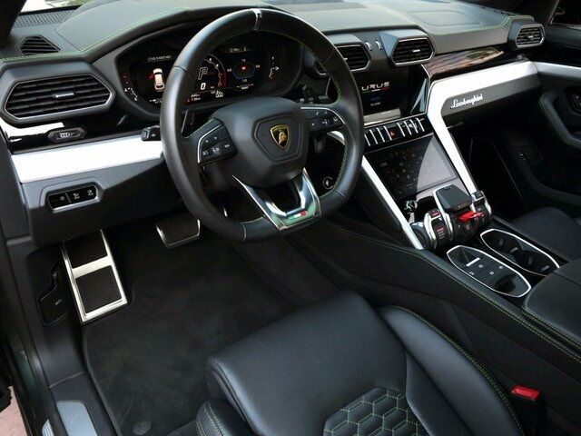 2022 Lamborghini Urus Lawrence KS
