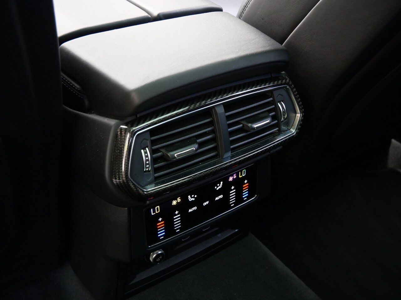 2022 Lamborghini Urus Base Base Lawrence KS