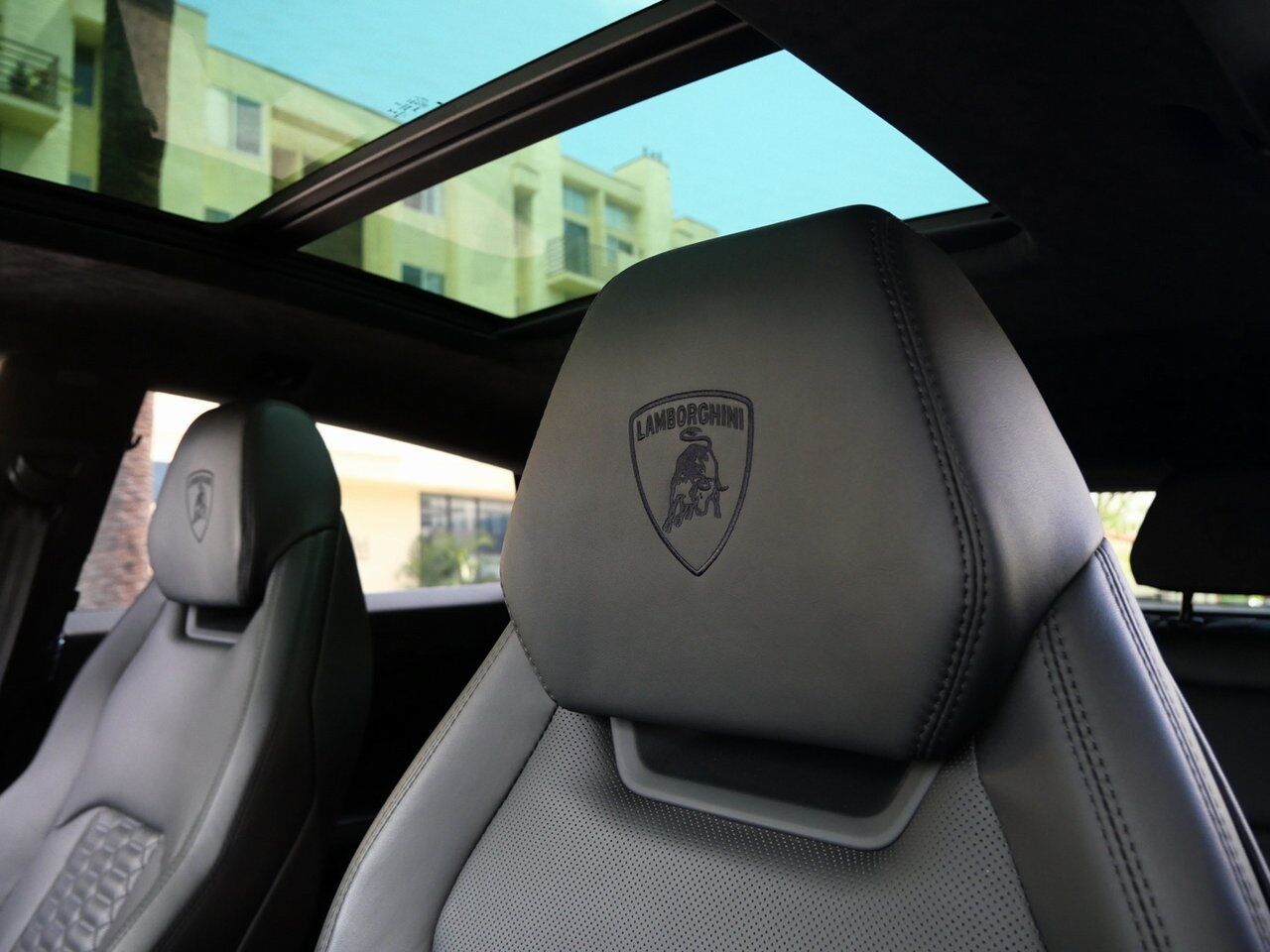 2022 Lamborghini Urus Base Base Lawrence KS