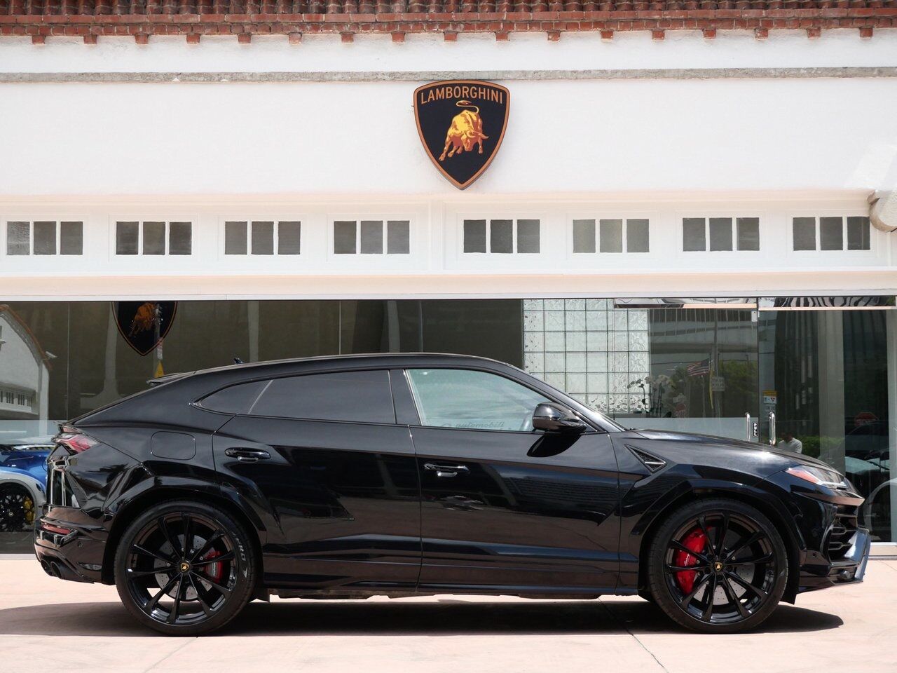 2022 Lamborghini Urus Base Base