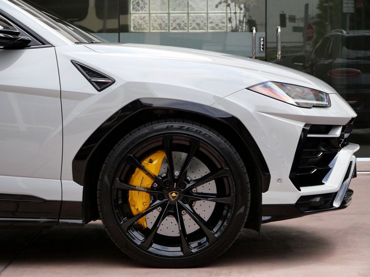 2022 Lamborghini Urus Base Base Lawrence KS