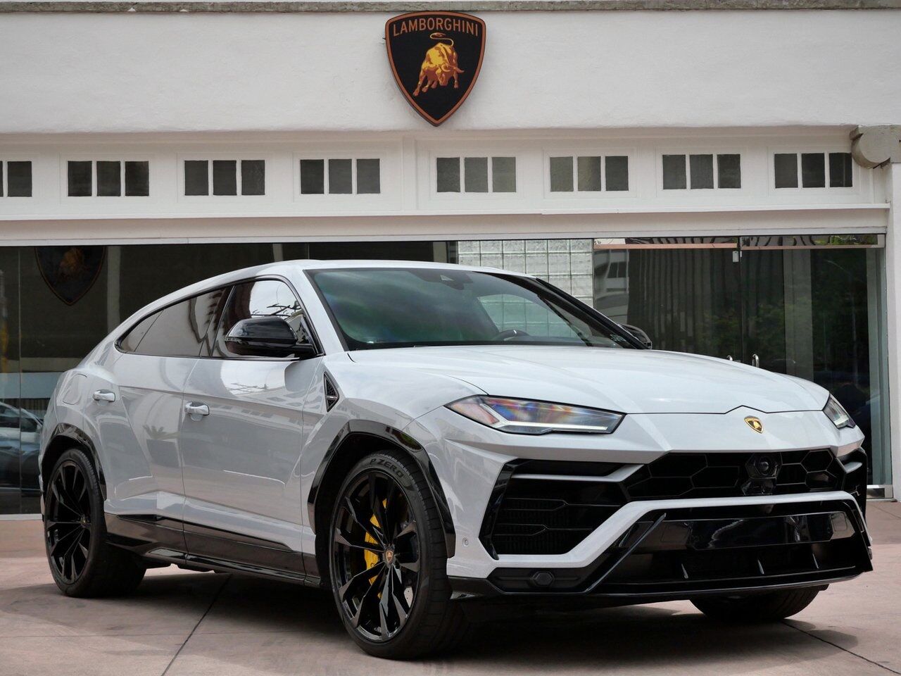 2022 Lamborghini Urus Base Base