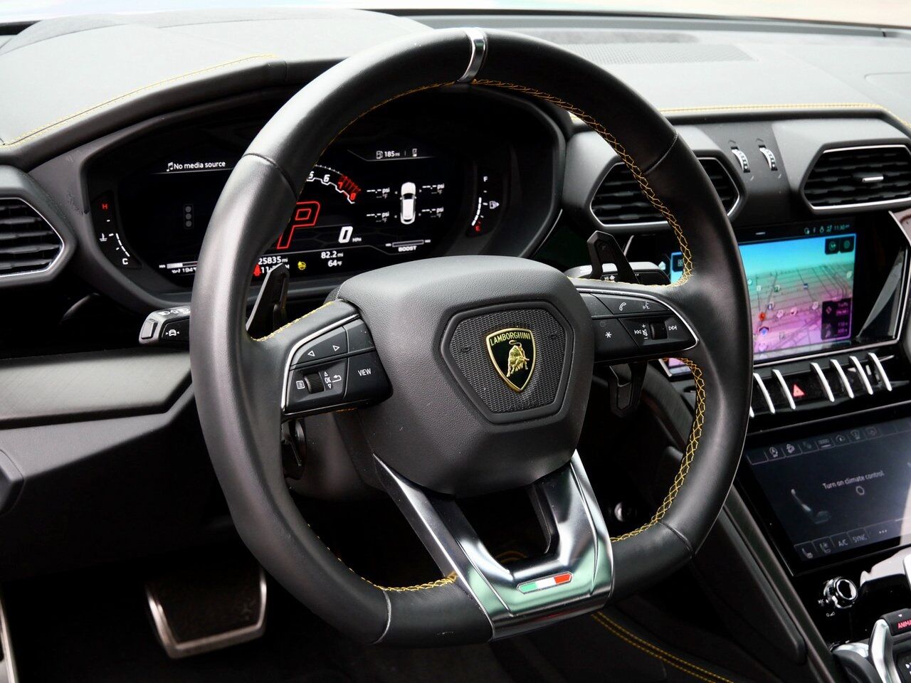 2022 Lamborghini Urus Base Base Lawrence KS