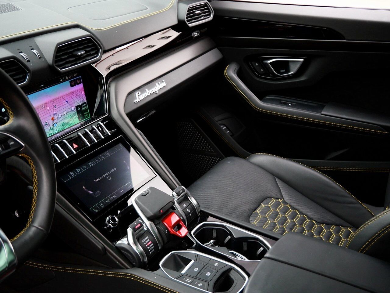 2022 Lamborghini Urus Base Base Lawrence KS