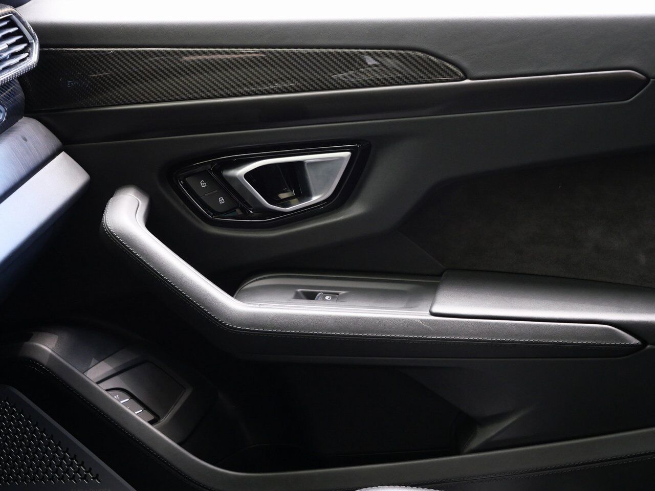 2022 Lamborghini Urus Base Base Lawrence KS