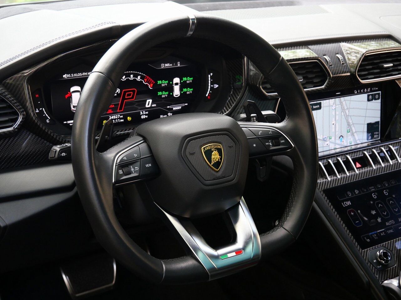 2022 Lamborghini Urus Base Base Lawrence KS