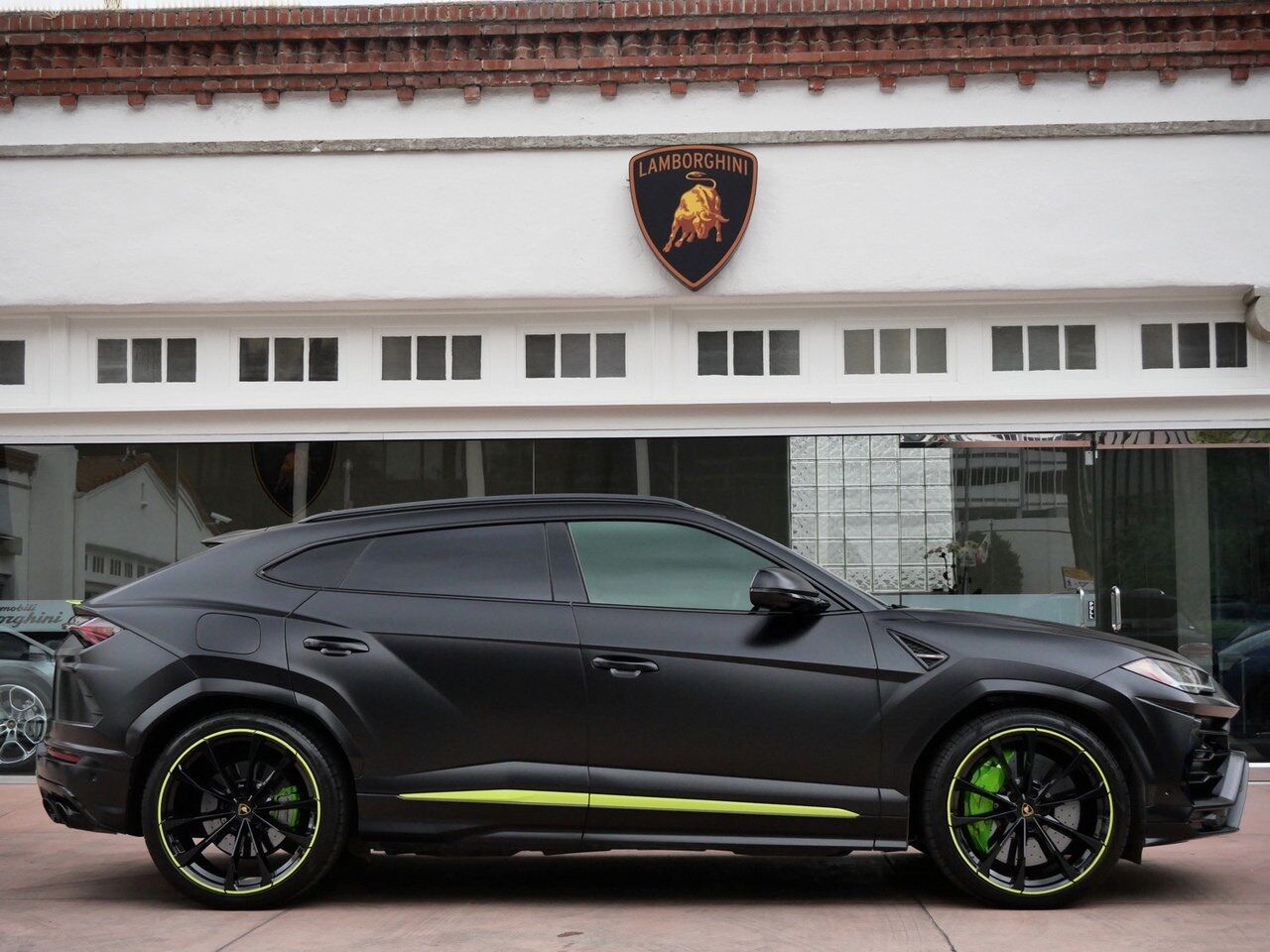2022 Lamborghini Urus Graphite Capsule Graphite Capsule