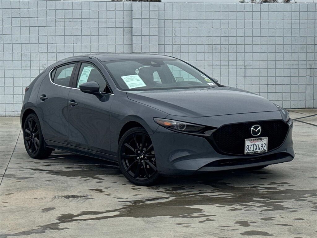 2022 MAZDA Mazda3 Premium Quincy MA