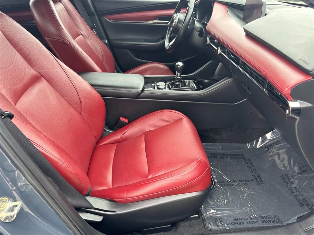 2022 MAZDA Mazda3 Premium Quincy MA