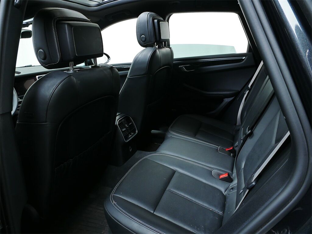 2022 Porsche Macan Oak Ridge TN