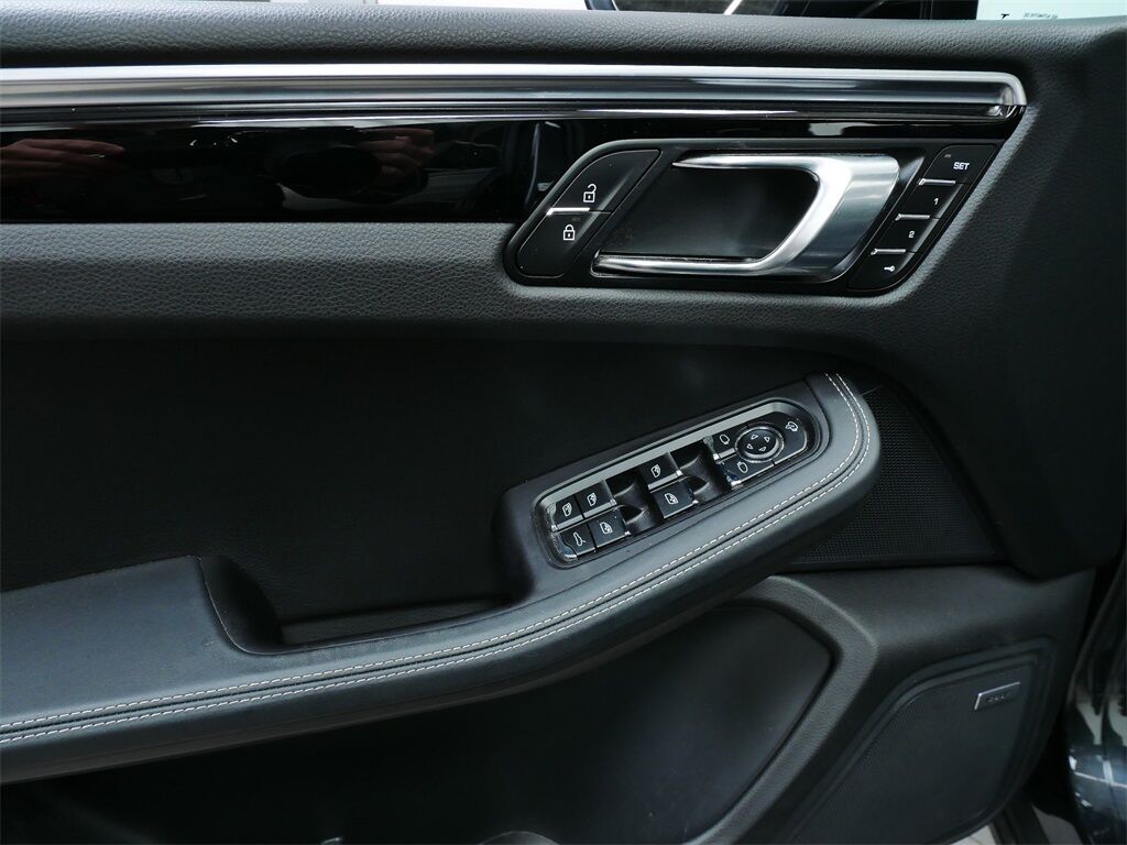 2022 Porsche Macan Oak Ridge TN