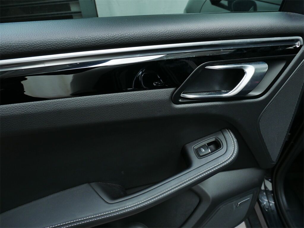 2022 Porsche Macan Oak Ridge TN