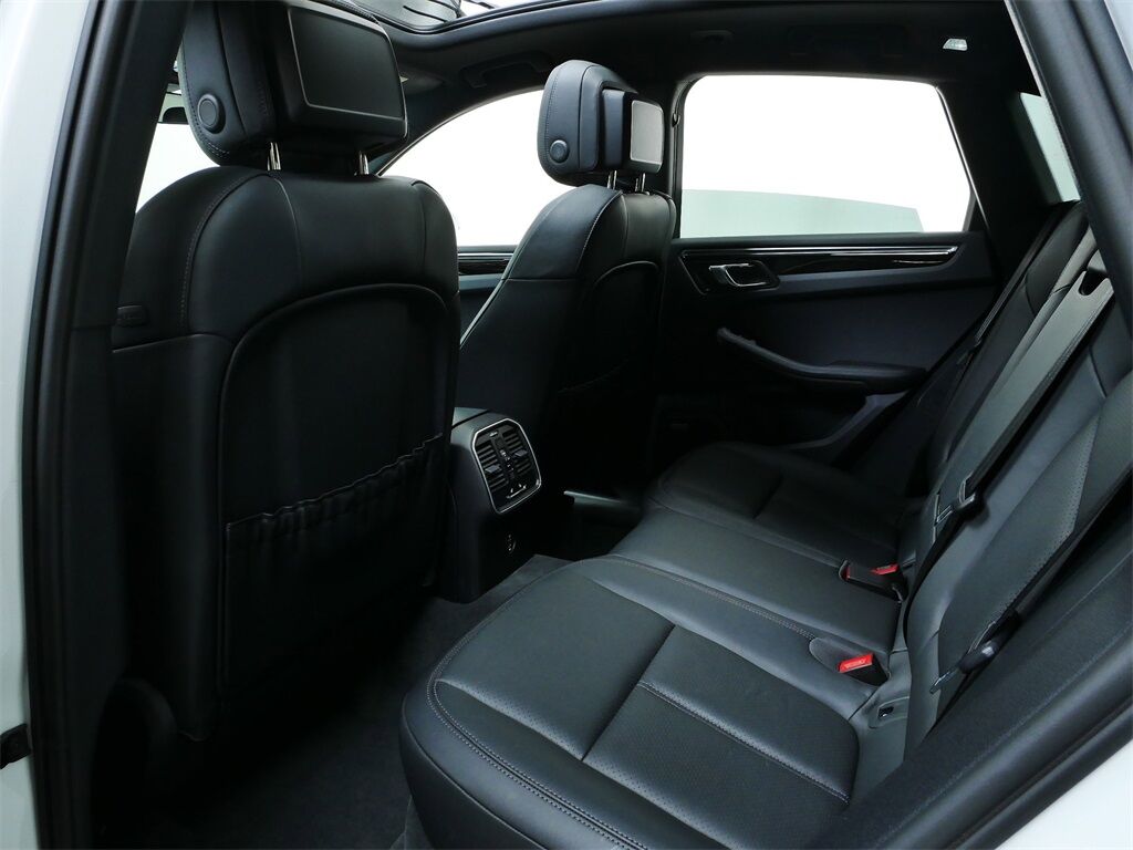 2022 Porsche Macan Oak Ridge TN