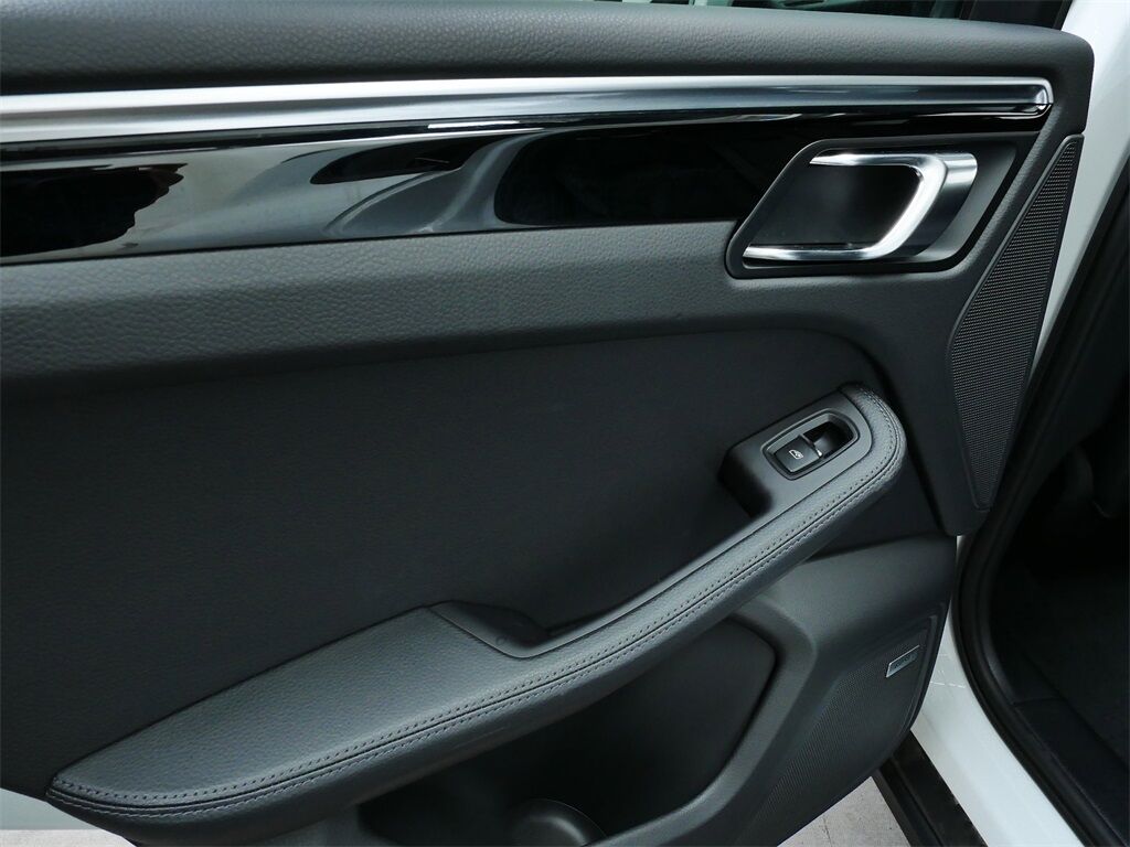 2022 Porsche Macan Oak Ridge TN