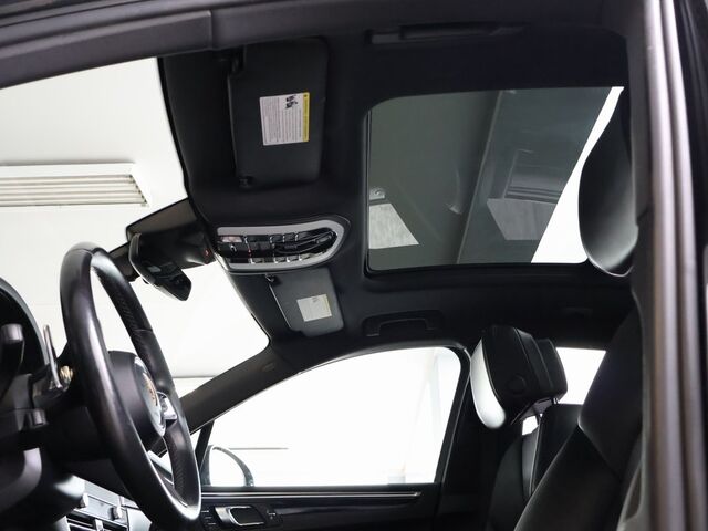 2022 Porsche Macan S Merriam KS