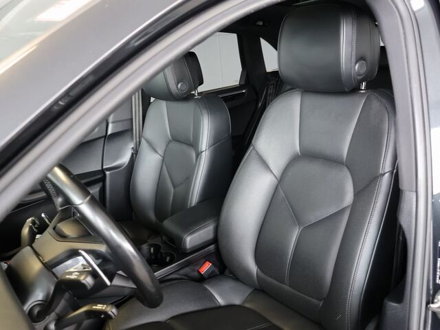 2022 Porsche Macan S Merriam KS