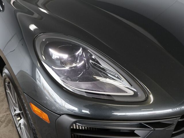 2022 Porsche Macan S Merriam KS