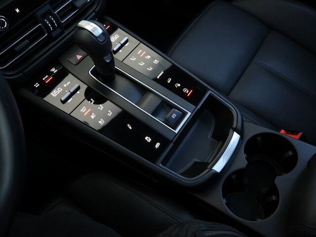 2022 Porsche Macan S Merriam KS