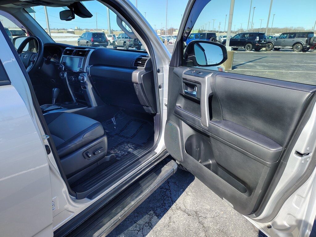 2022 Toyota 4Runner SR5 Premium Green Bay WI