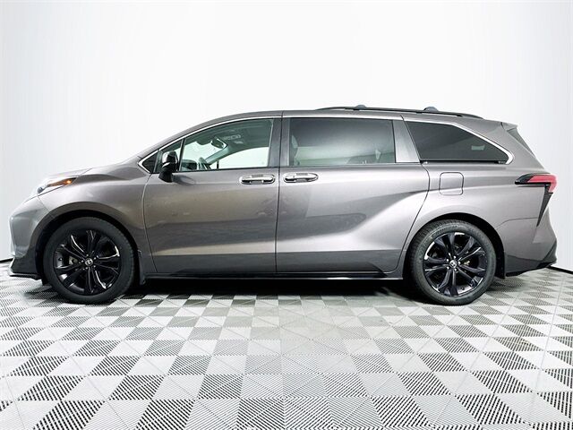 2022 Toyota Sienna XSE Quincy MA