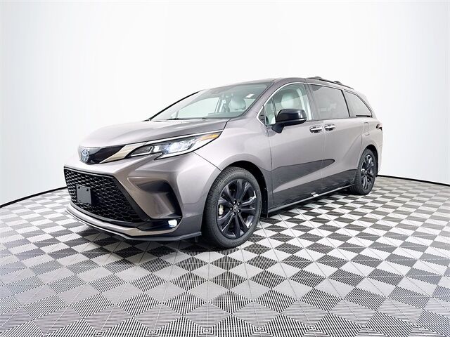 2022 Toyota Sienna XSE Quincy MA