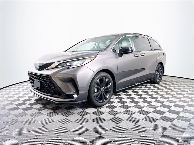 2022 Toyota Sienna XSE Quincy MA