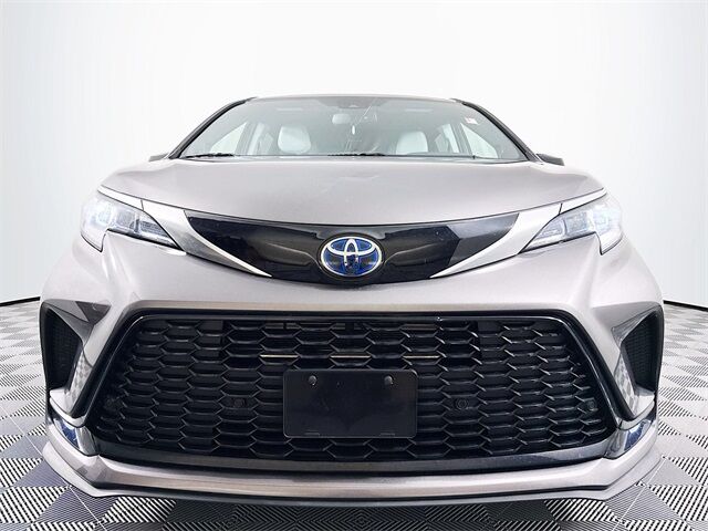 2022 Toyota Sienna XSE Quincy MA