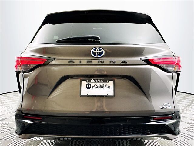 2022 Toyota Sienna XSE Quincy MA