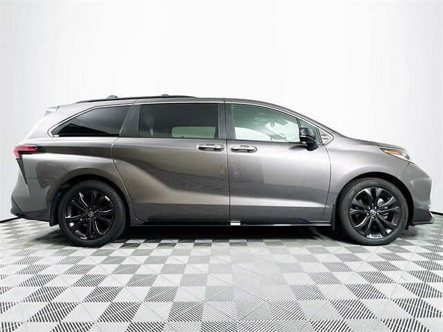 2022 Toyota Sienna XSE Quincy MA