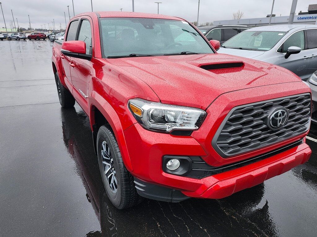 2022 Toyota TACOMA SR V6