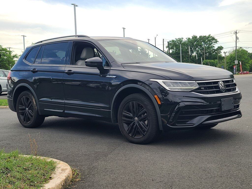 2022 Volkswagen Tiguan 2.0T SE R-Line Black