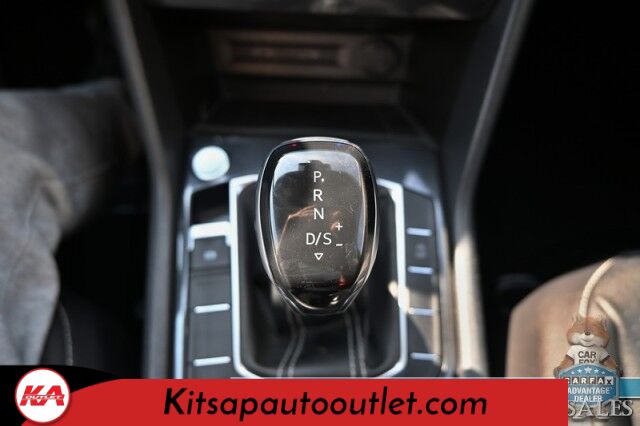 2022 Volkswagen Tiguan SE / AWD / Auto Start / Power & Heated Leather Seats / Panoramic Sunroof / Apple CarPlay & Android Auto / Back Up Camera / Power Liftgate / Keyless Entry & Start / 29 MPG / 1-Owner Banglore
