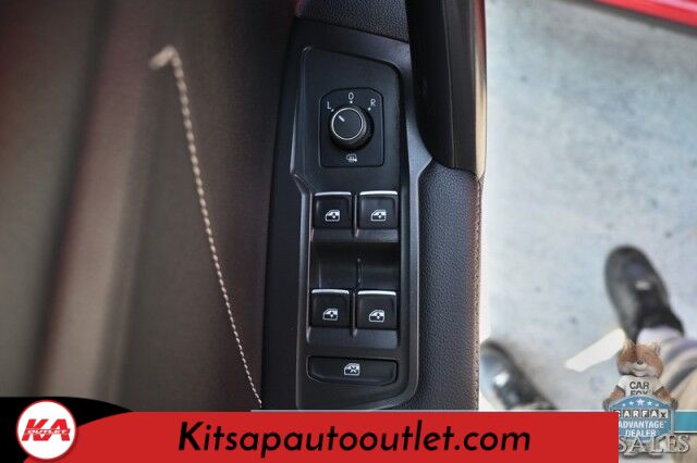 2022 Volkswagen Tiguan SE / AWD / Auto Start / Power & Heated Leather Seats / Panoramic Sunroof / Apple CarPlay & Android Auto / Back Up Camera / Power Liftgate / Keyless Entry & Start / 29 MPG / 1-Owner Banglore