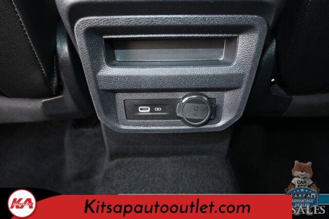 2022 Volkswagen Tiguan SE / AWD / Auto Start / Power & Heated Leather Seats / Panoramic Sunroof / Apple CarPlay & Android Auto / Back Up Camera / Power Liftgate / Keyless Entry & Start / 29 MPG / 1-Owner Banglore