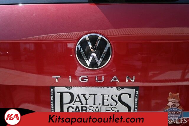 2022 Volkswagen Tiguan SE / AWD / Auto Start / Power & Heated Leather Seats / Panoramic Sunroof / Apple CarPlay & Android Auto / Back Up Camera / Power Liftgate / Keyless Entry & Start / 29 MPG / 1-Owner Banglore
