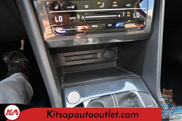 2022 Volkswagen Tiguan SE / AWD / Auto Start / Power & Heated Leather Seats / Panoramic Sunroof / Apple CarPlay & Android Auto / Back Up Camera / Power Liftgate / Keyless Entry & Start / 29 MPG / 1-Owner Banglore
