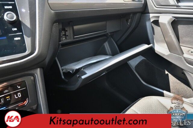 2022 Volkswagen Tiguan SE / AWD / Auto Start / Power & Heated Leather Seats / Panoramic Sunroof / Apple CarPlay & Android Auto / Back Up Camera / Power Liftgate / Keyless Entry & Start / 29 MPG / 1-Owner Banglore