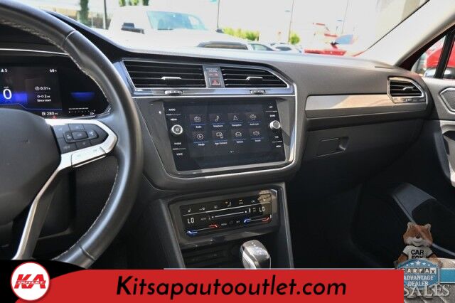 2022 Volkswagen Tiguan SE / AWD / Auto Start / Power & Heated Leather Seats / Panoramic Sunroof / Apple CarPlay & Android Auto / Back Up Camera / Power Liftgate / Keyless Entry & Start / 29 MPG / 1-Owner Banglore