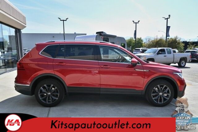2022 Volkswagen Tiguan SE / AWD / Auto Start / Power & Heated Leather Seats / Panoramic Sunroof / Apple CarPlay & Android Auto / Back Up Camera / Power Liftgate / Keyless Entry & Start / 29 MPG / 1-Owner Banglore
