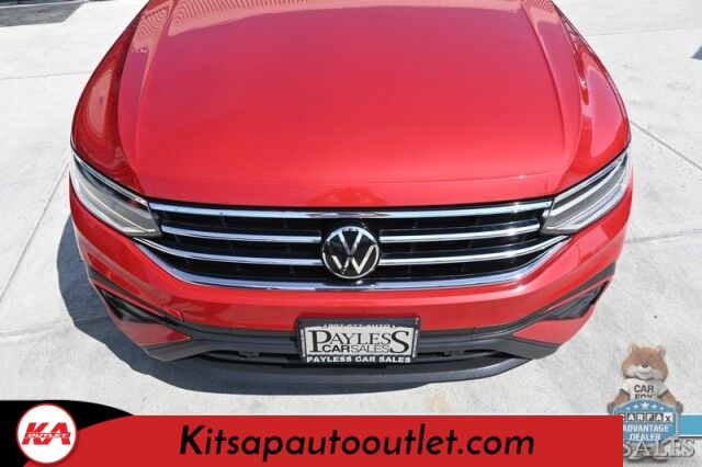 2022 Volkswagen Tiguan SE / AWD / Auto Start / Power & Heated Leather Seats / Panoramic Sunroof / Apple CarPlay & Android Auto / Back Up Camera / Power Liftgate / Keyless Entry & Start / 29 MPG / 1-Owner Banglore