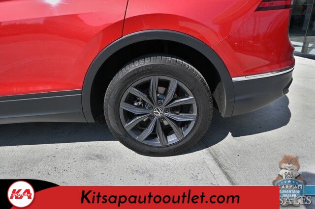 2022 Volkswagen Tiguan SE / AWD / Auto Start / Power & Heated Leather Seats / Panoramic Sunroof / Apple CarPlay & Android Auto / Back Up Camera / Power Liftgate / Keyless Entry & Start / 29 MPG / 1-Owner Banglore