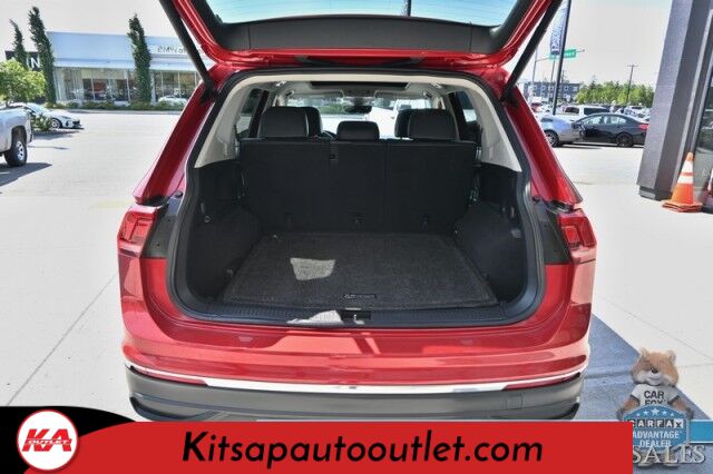 2022 Volkswagen Tiguan SE / AWD / Auto Start / Power & Heated Leather Seats / Panoramic Sunroof / Apple CarPlay & Android Auto / Back Up Camera / Power Liftgate / Keyless Entry & Start / 29 MPG / 1-Owner Banglore