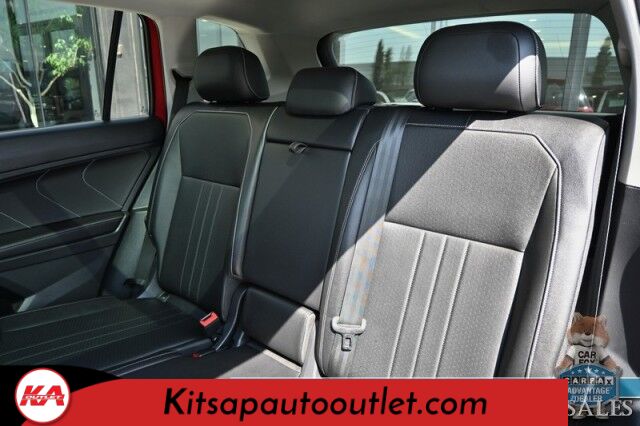 2022 Volkswagen Tiguan SE / AWD / Auto Start / Power & Heated Leather Seats / Panoramic Sunroof / Apple CarPlay & Android Auto / Back Up Camera / Power Liftgate / Keyless Entry & Start / 29 MPG / 1-Owner Banglore