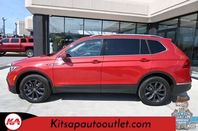2022 Volkswagen Tiguan SE / AWD / Auto Start / Power & Heated Leather Seats / Panoramic Sunroof / Apple CarPlay & Android Auto / Back Up Camera / Power Liftgate / Keyless Entry & Start / 29 MPG / 1-Owner Banglore