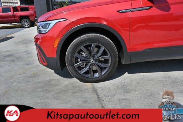 2022 Volkswagen Tiguan SE / AWD / Auto Start / Power & Heated Leather Seats / Panoramic Sunroof / Apple CarPlay & Android Auto / Back Up Camera / Power Liftgate / Keyless Entry & Start / 29 MPG / 1-Owner Banglore