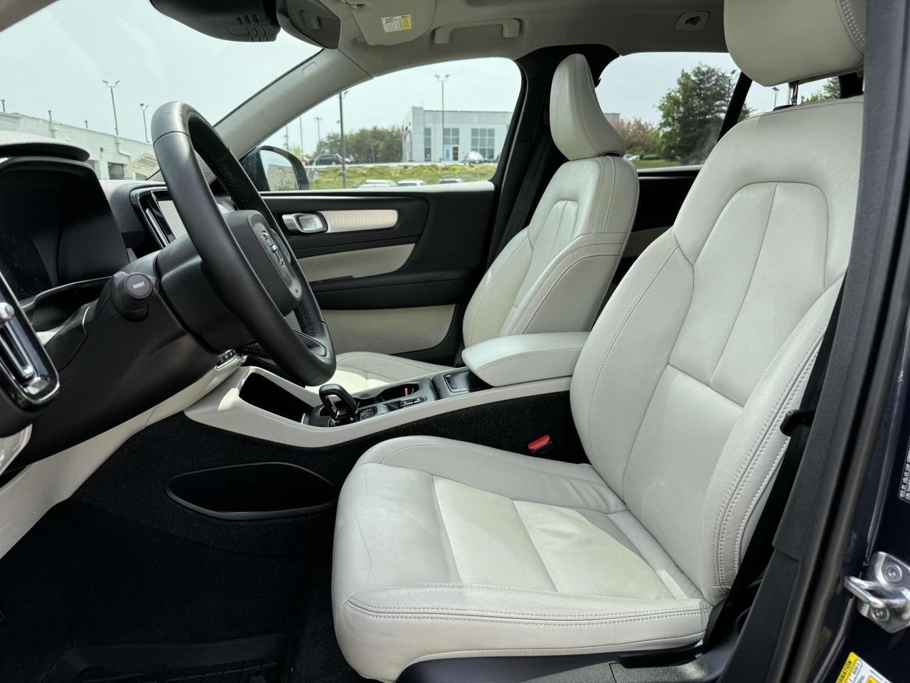 2022 Volvo XC40 Momentum Fredericksburg VA