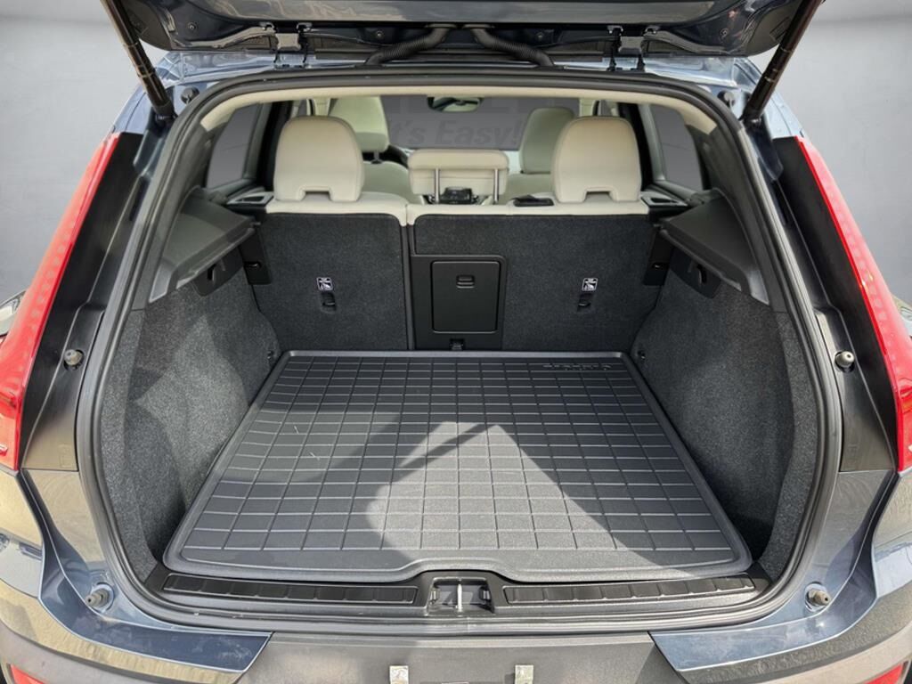 2022 Volvo XC40 Momentum Fredericksburg VA