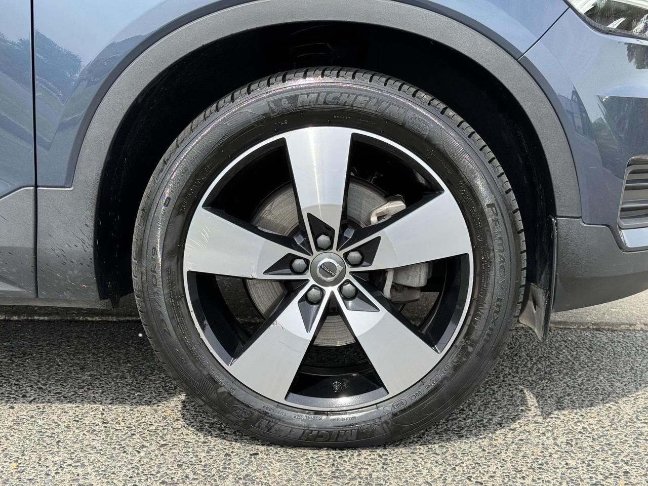 2022 Volvo XC40 Momentum Fredericksburg VA