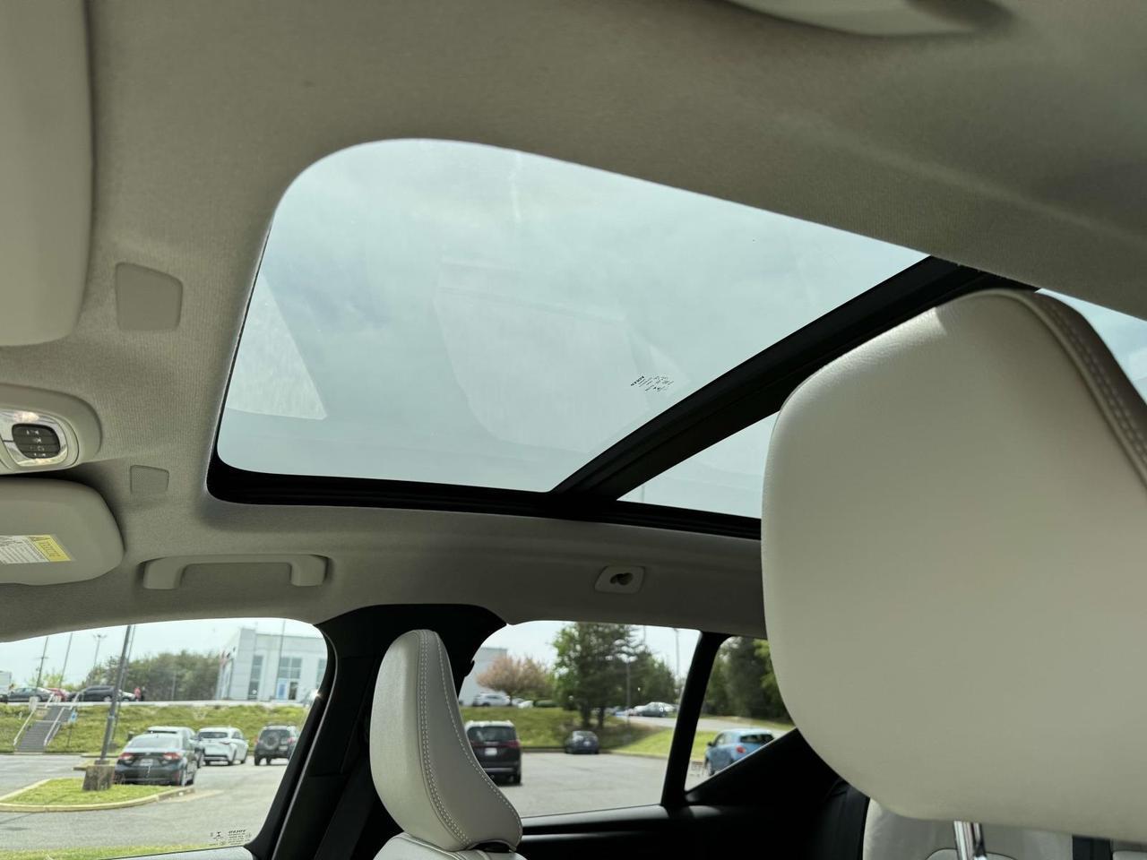 2022 Volvo XC40 Momentum Fredericksburg VA